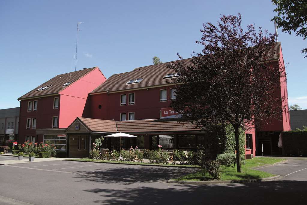 Kyriad Lille - Mons En Baroeul Bagian luar foto